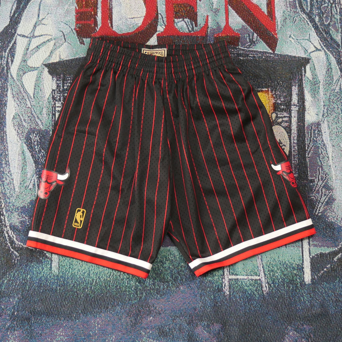 Mitchell & Ness '96-'97 Chicago Bulls Alternate Swingman Basketball Shorts