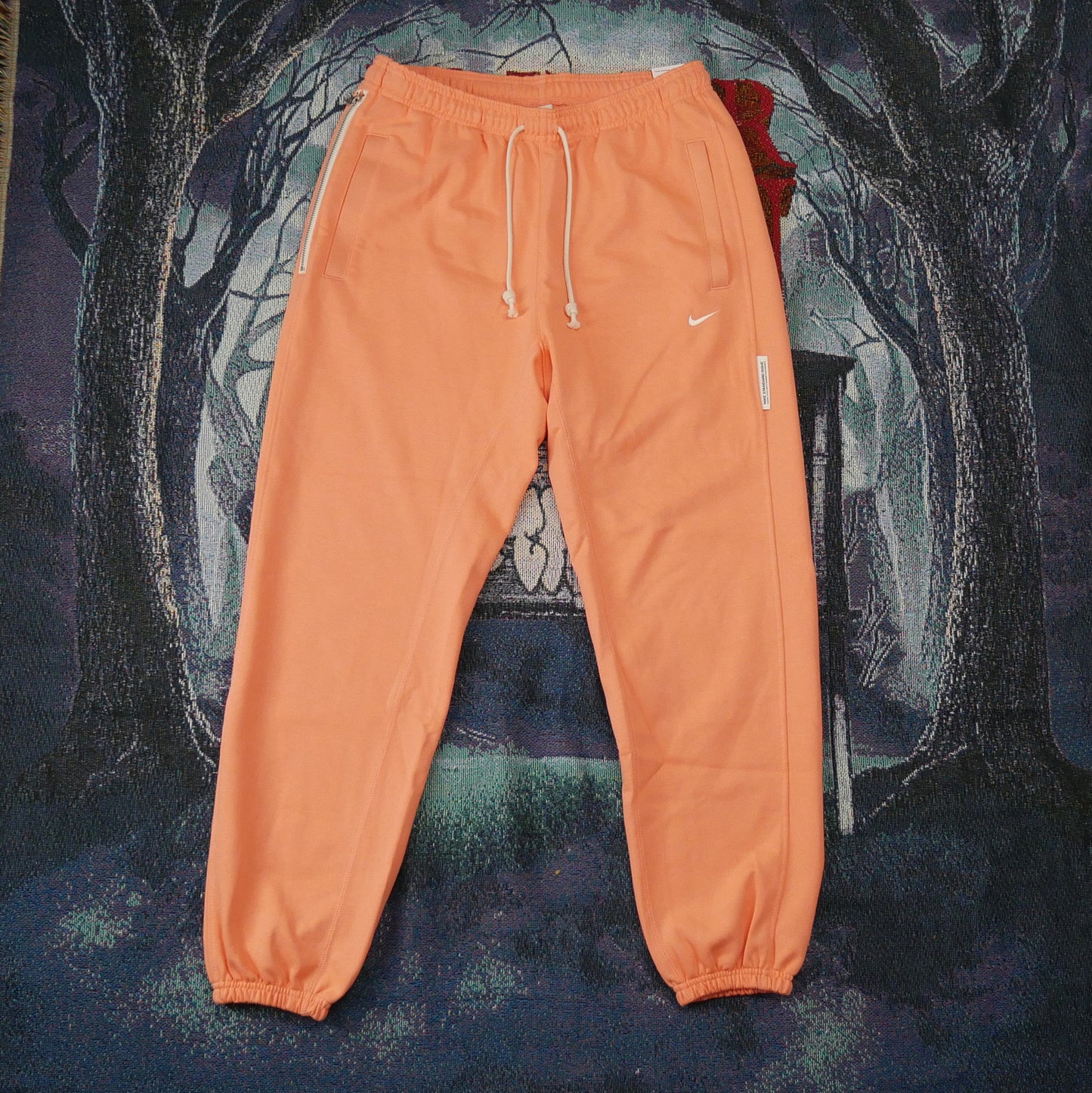 Nike Standard Issue Pants (Crimson Bliss)
