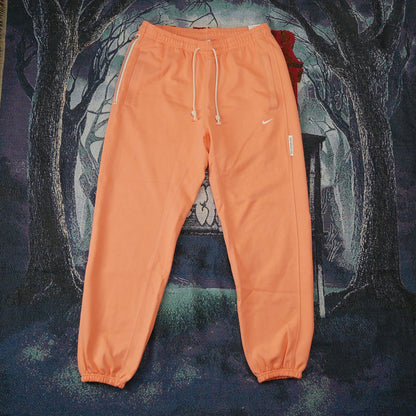 Nike Standard Issue Pants (Crimson Bliss)