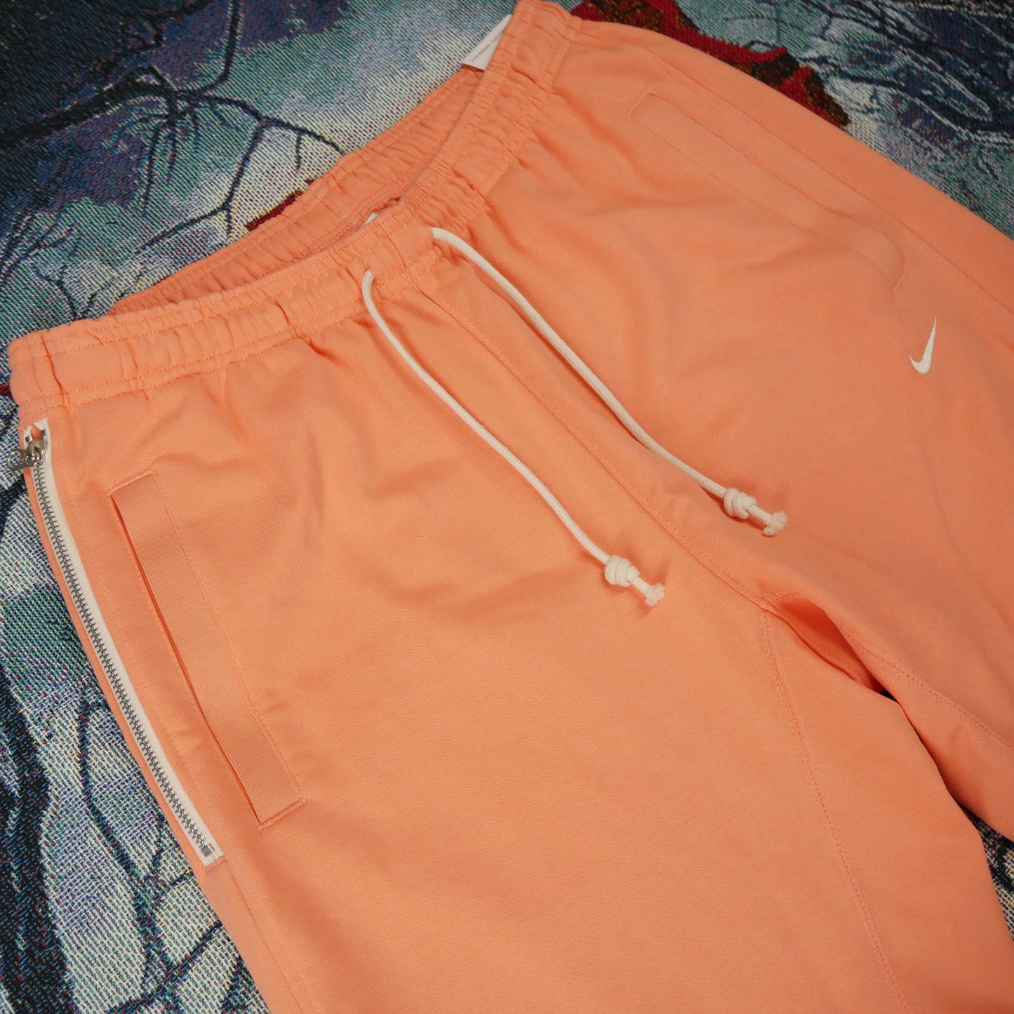 Nike Standard Issue Pants (Crimson Bliss)