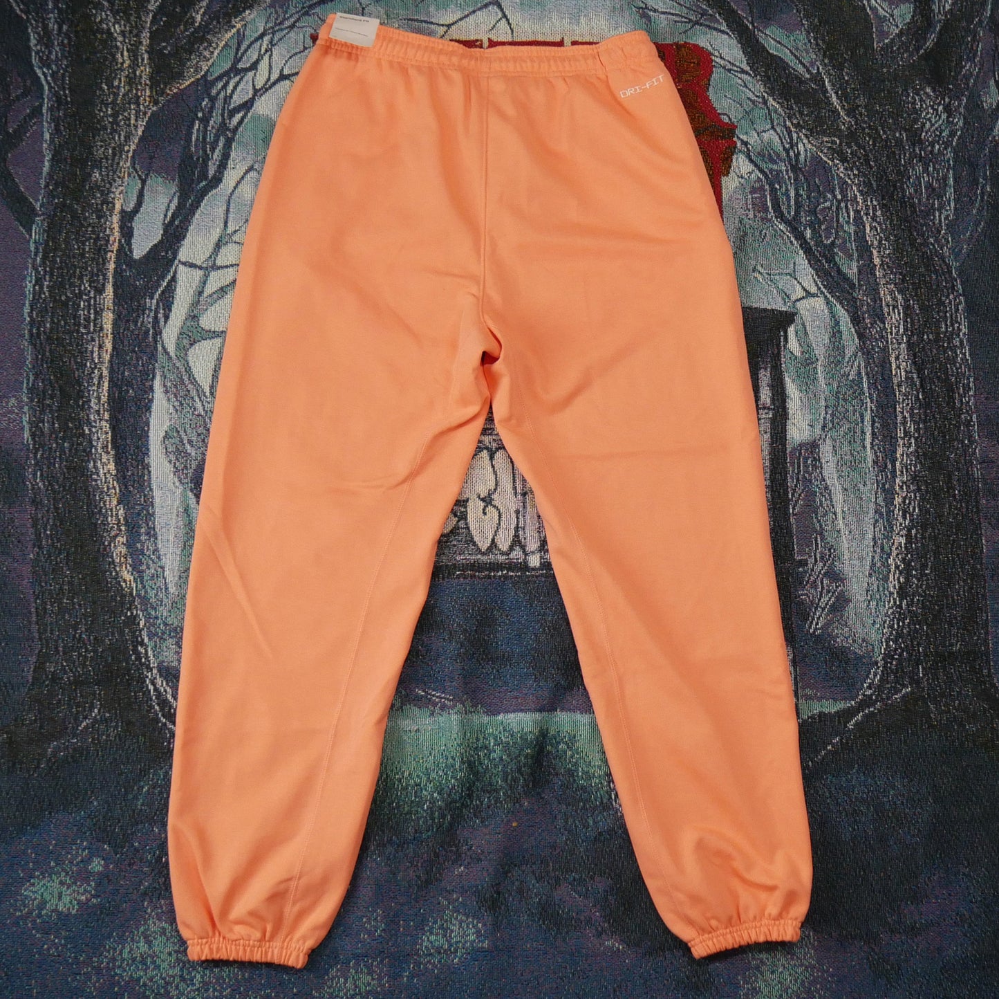 Nike Standard Issue Pants (Crimson Bliss)